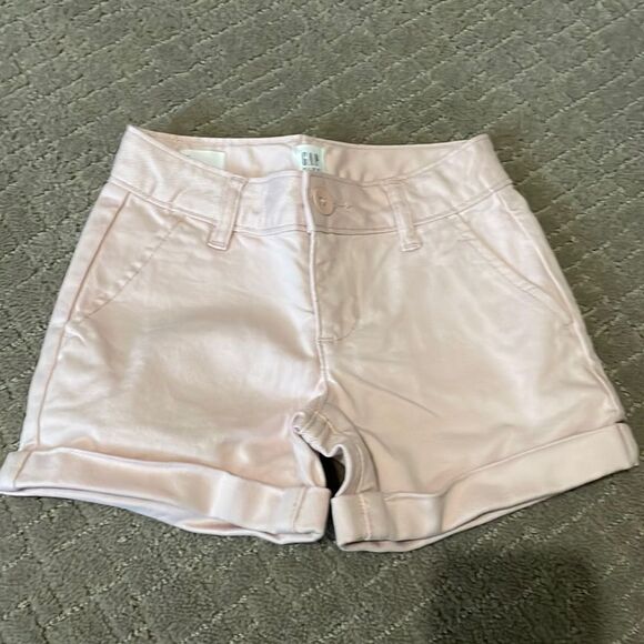 Gap - Girls - pink denim shorts - size 4 - NWOT - Picture 1 of 2
